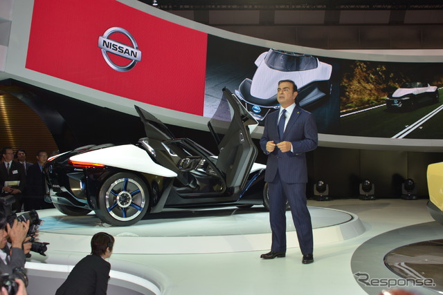 日産 プレスカンファレンスに登壇したゴーン社長(東京モーターショー13)