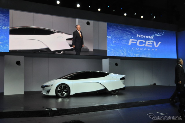 ホンダのプレスカンファレンス(ロサンゼルスモーターショー13)
