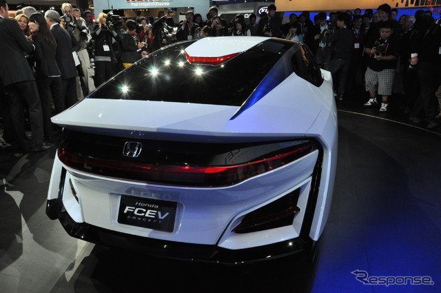 ホンダのプレスカンファレンス(ロサンゼルスモーターショー13)