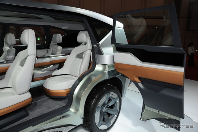 三菱 コンセプト GC-PHEV(東京モーターショー13)