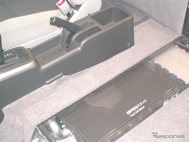 X-TRAIL FCVカットモデル