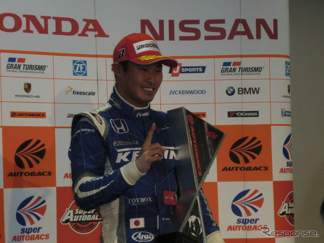 GT500決勝第1レース優勝の塚越広大。