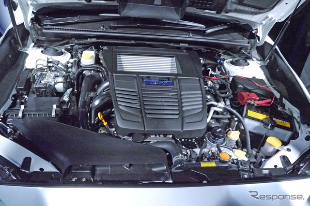 水平対向2.0L直噴ターボエンジン。最大出力221kw、最大トルク400Nmの圧倒的パフォーマンスを発揮