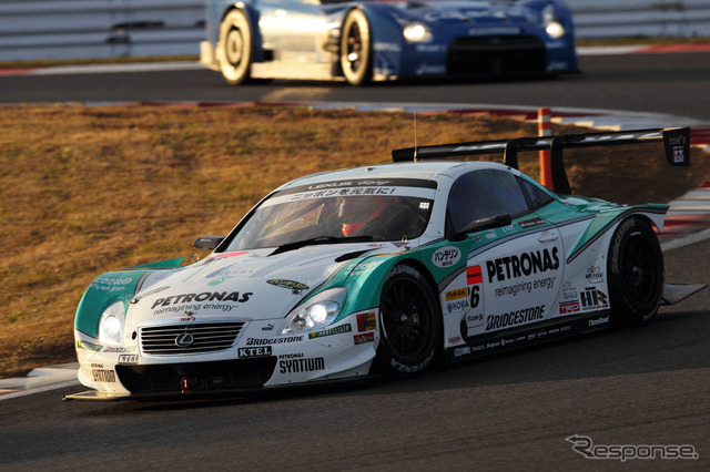 GT500第2レースで2位の#36 SC430。写真:TOYOTA(23日の走行より)