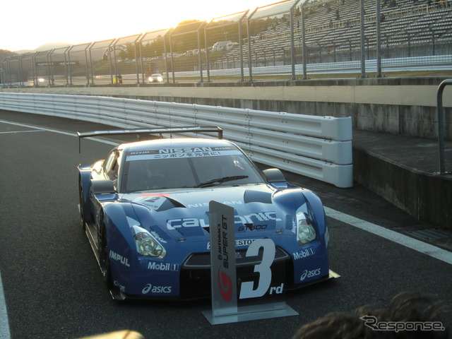 GT500決勝第2レース3位の#12 GT-R（オリベイラ）。