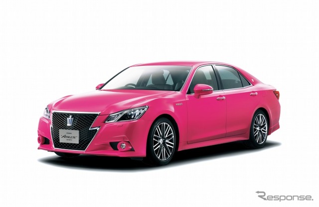 トヨタ・クラウン アスリートG“ReBORN PINK”