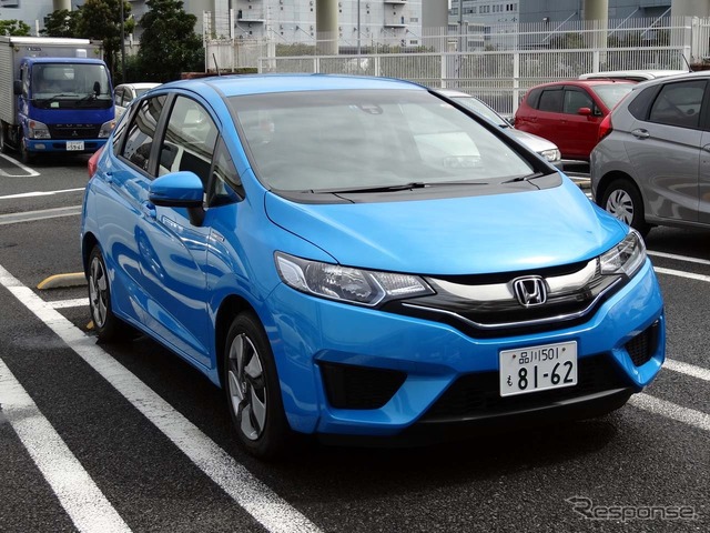 フィットHYBRID Fパッケージ