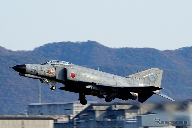 今では世界的に見ても稀少となったF-4戦闘機も健在。