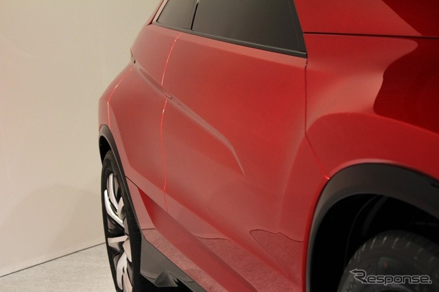 三菱コンセプト XR-PHEV(東京モーターショー13)