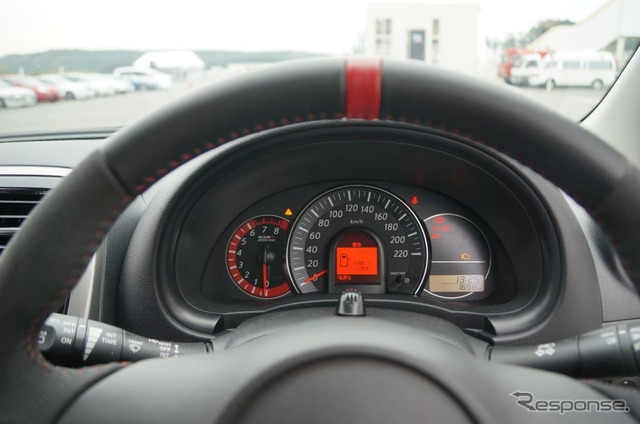 日産 マーチ NISMO (オプション装着車)