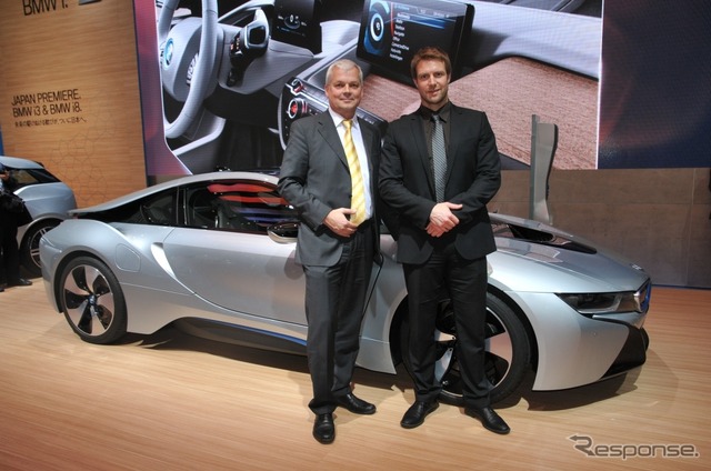 ハイブリッド・パワートレイン担当マネージャーのマルティン エンゲルマン氏(左)とBMW エフィシエント・ダイナミックス広報マネージャーのマンフレッド・ポッシェンリーダー氏 (東京モーターショー2013)