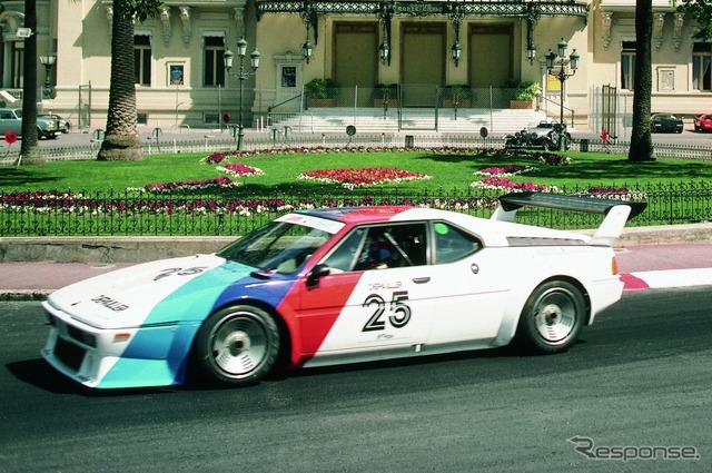 BMW M1のワンメイクレース「プロカー・レース」で走行するM1
