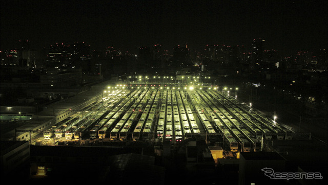 12月17日に発売される写真集「車両基地 山手線」の収録写真。東京総合車両センターの俯瞰