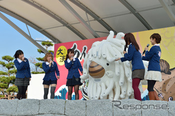 アニメ効果で来場10万人 大洗あんこう祭でガルパン痛車道コンテスト 声優ステージも