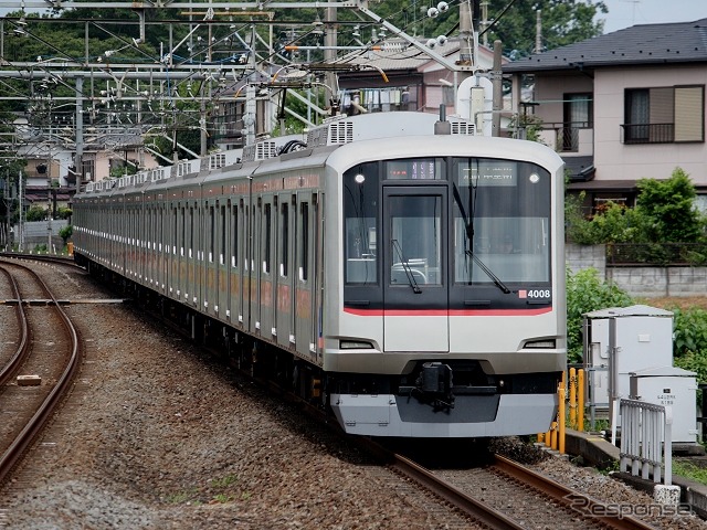 東武東上線森林公園～みなとみらい線元町・中華街間で運転される『みなと横浜 初日の出号』は東急5050系4000番台が使われる。