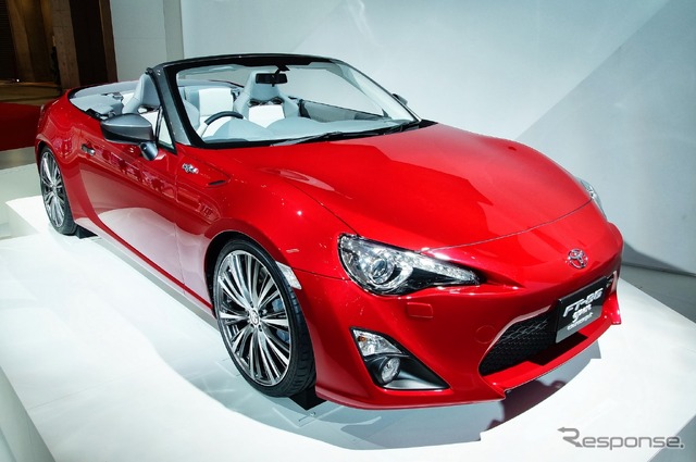 トヨタ FT-86 オープンコンセプト(東京モータショー13)