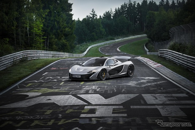 ニュルブルクリンク北コースを走行するマクラーレン P1