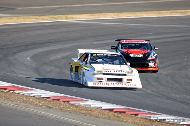 NISMOフェスティバル ヒストリックカーデモラン