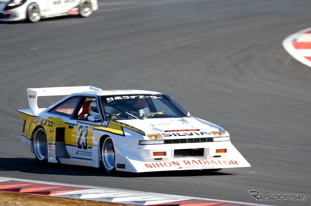 NISMOフェスティバル ヒストリックカーデモラン