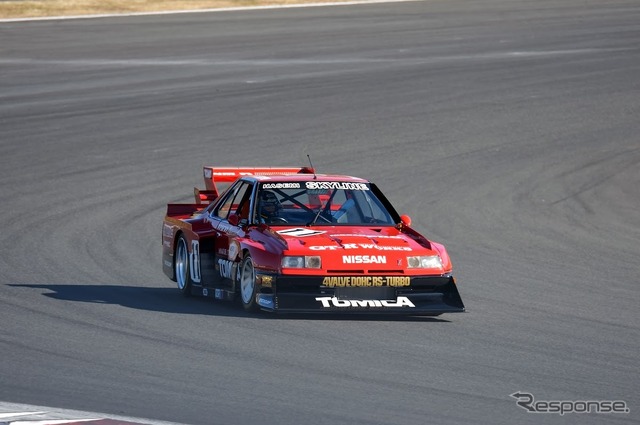 NISMOフェスティバル ヒストリックカーデモラン