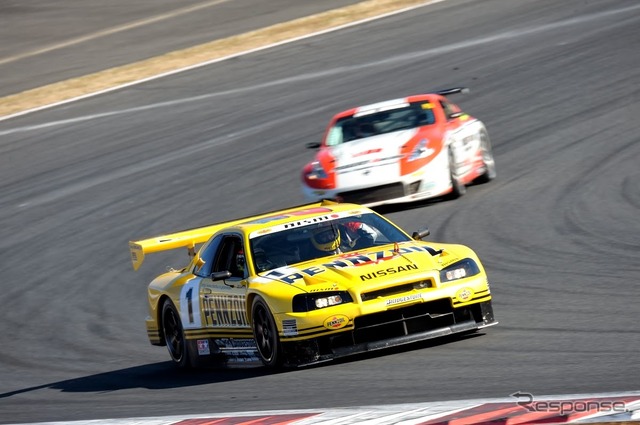 NISMOフェスティバル ヒストリックカーデモラン