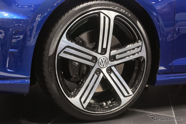 VW ゴルフR(東京モーターショー13)