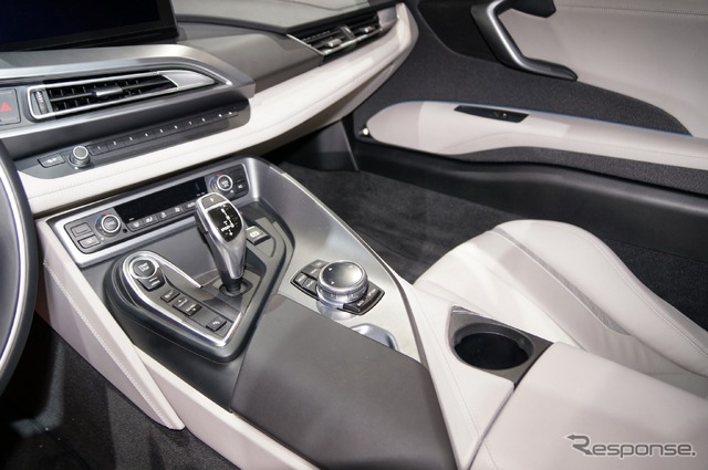 BMW i8(東京モーターショー)