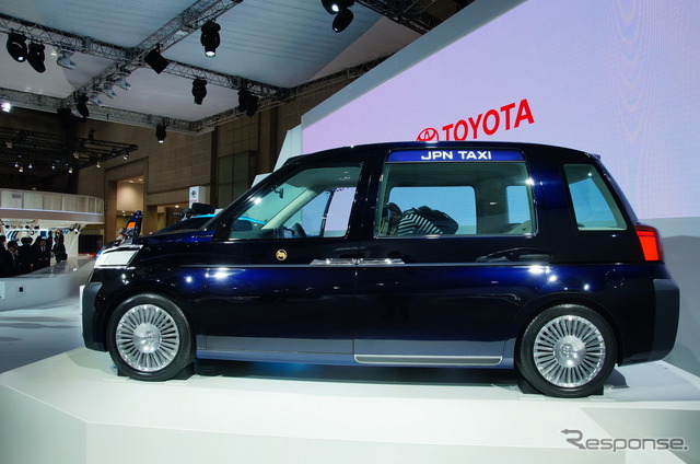 トヨタ JPNタクシー コンセプト（東京モーターショー13）