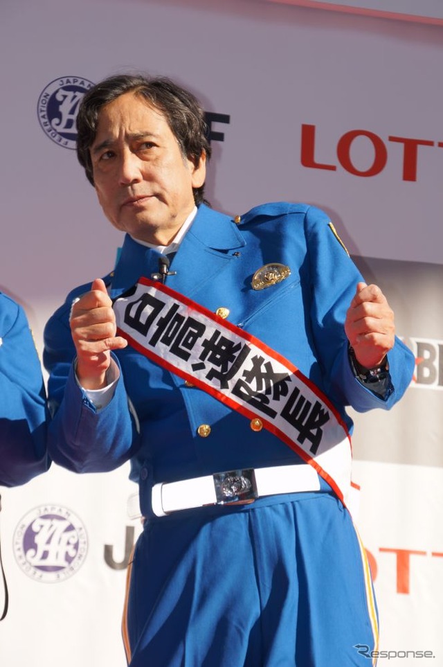 年末の交通安全を呼びかけるため、ゆるキャラ達も集まった。