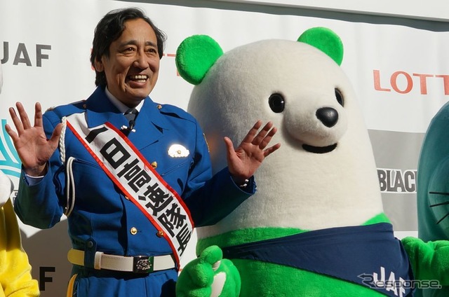年末の交通安全を呼びかけるため、ゆるキャラ達も集まった。