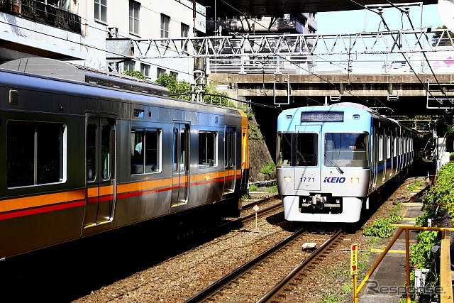 京王電鉄井の頭線の電車。同線の久我山駅では12月18日から列車接近メロディに列車接近メロディーに童謡「おはなしゆびさん」と「山のワルツ」を導入する