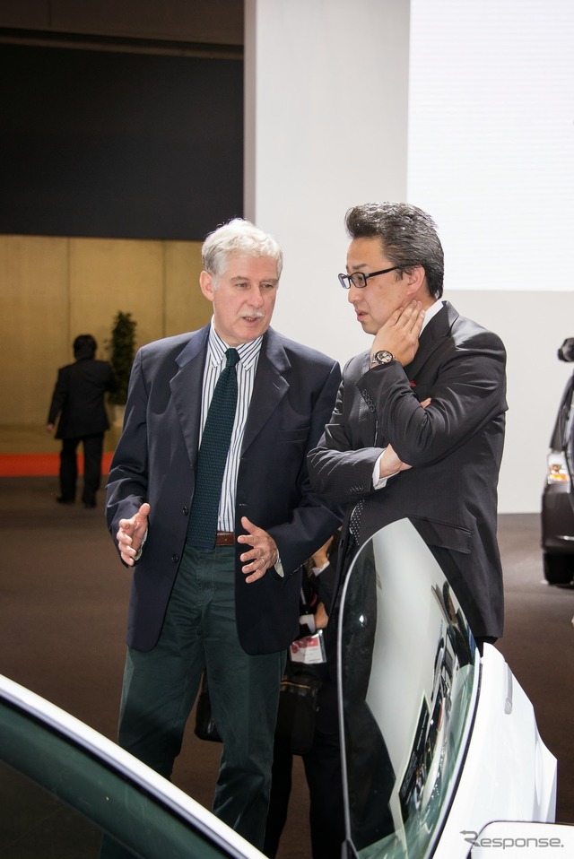エンリコ・フミア氏(左)と朝日嘉徳氏(右)