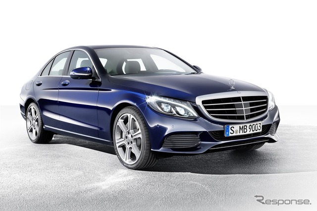 新型メルセデスベンツ CクラスのC300ブルーテックハイブリッド