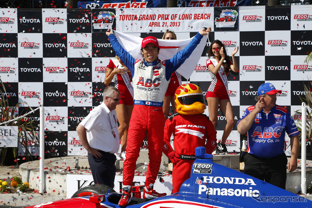 2013年インディカー・シリーズ第3戦ロングビーチで初優勝を飾った佐藤琢磨。写真:Honda