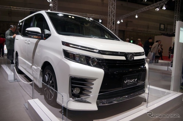 トヨタ自動車が名古屋モーターショーに出品した ヴォクシー コンセプト