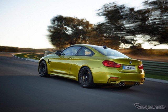 BMW M4クーペ