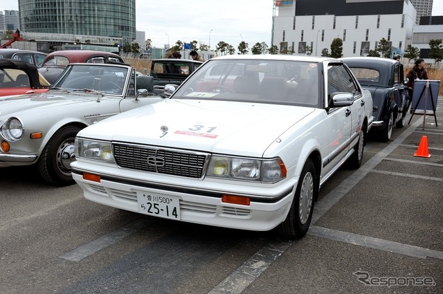 1989年式 グロリア(E-Y11)