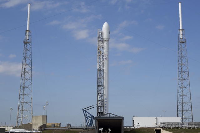 静止通信衛星SES 8打ち上げの際のFalcon 9ロケット