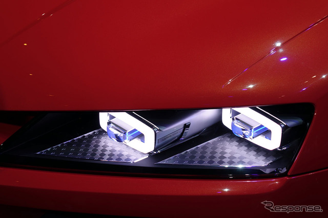 LEDライトの2~3倍もの明るさを発揮するレーザーライト
