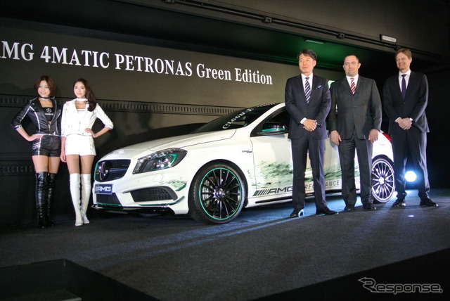 東京オートサロン14 メルセデス・ベンツ日本ブース