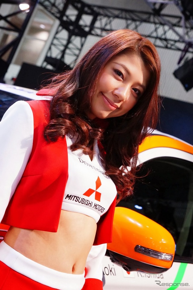 三菱自動車ブースコンパニオン(東京オートサロン14)