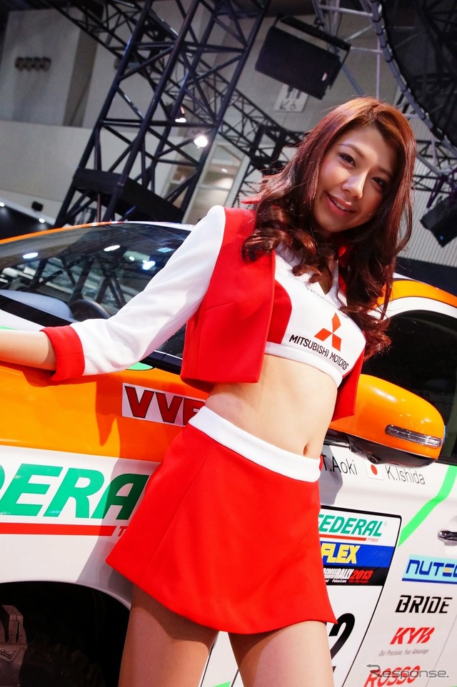 三菱自動車ブースコンパニオン(東京オートサロン14)