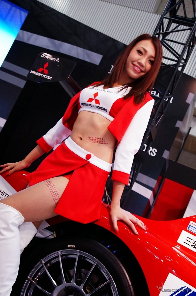 三菱自動車ブースコンパニオン(東京オートサロン14)