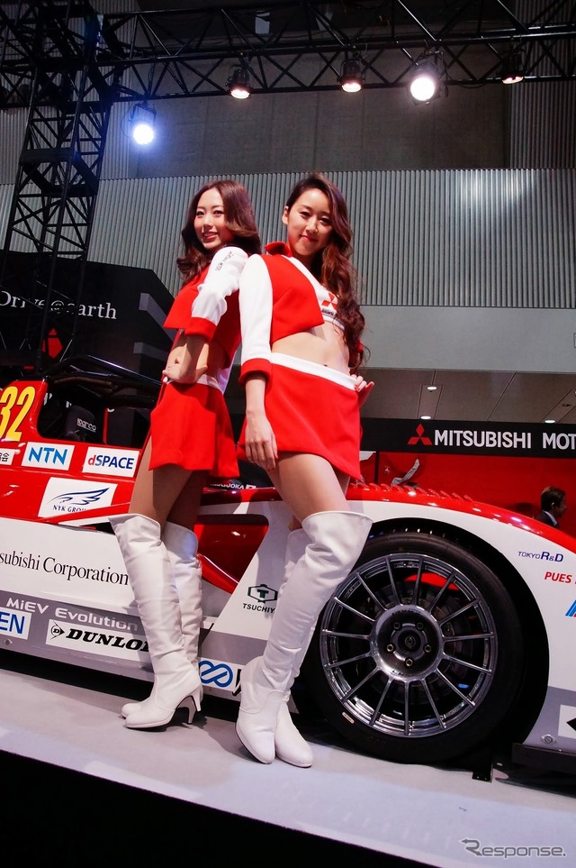 三菱自動車ブースコンパニオン(東京オートサロン14)