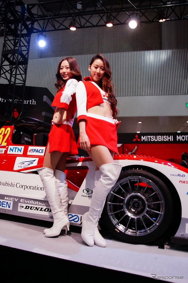 三菱自動車ブースコンパニオン(東京オートサロン14)