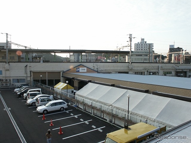 駅舎焼失から9カ月後の下関駅(2006年10月撮影)。3月には新しい駅ビルがオープンする。