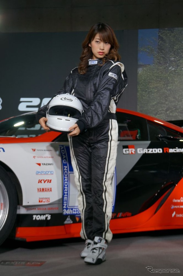 【東京オートサロン14】会場に美人レーサー大集合!?