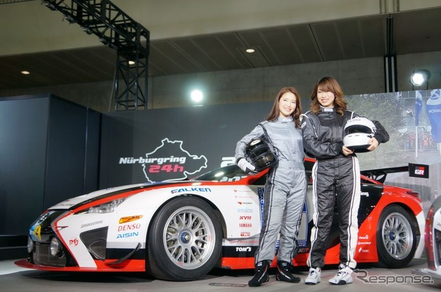 【東京オートサロン14】会場に美人レーサー大集合!?