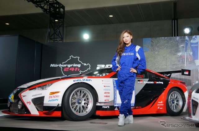 【東京オートサロン14】会場に美人レーサー大集合!?