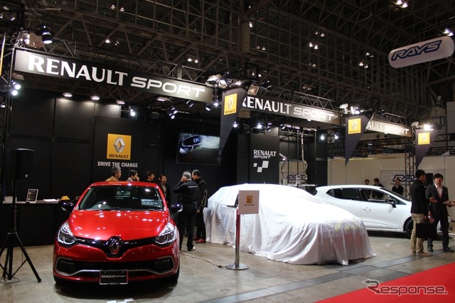 東京オートサロン14 ルノーブース